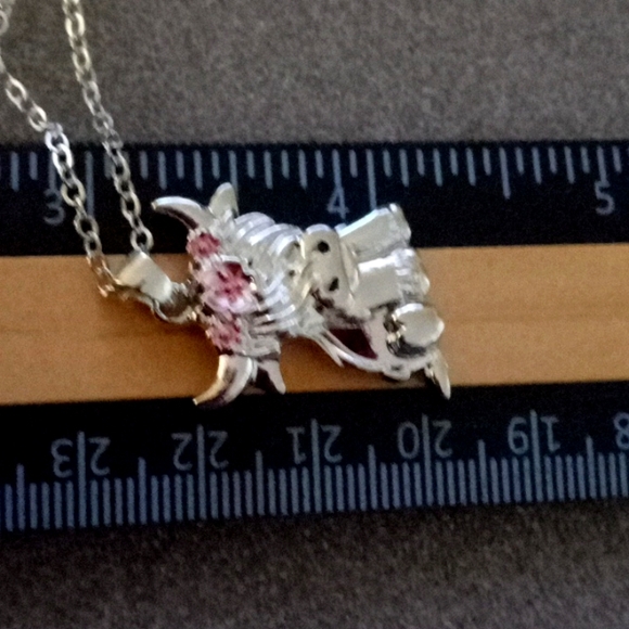 HILAND BULL WITH ROSE COLOR FLOWERS 🌺 - Picture 5 of 8